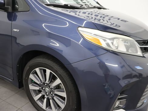 Used 2018 Toyota Sienna Limited Premium AWD/4WD image 26