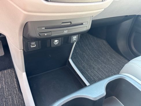 Used 2024 Honda Odyssey Touring image 23
