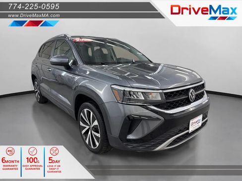 Used 2022 Volkswagen Taos SE w/ IQ.Drive SE Package FWD image 1