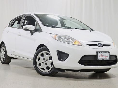 Used 2013 Ford Fiesta SE image 7
