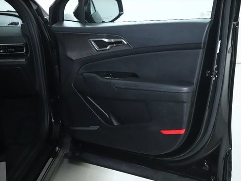 Used 2025 Kia Sportage X-Line w/ Premium Package AWD/4WD image 36