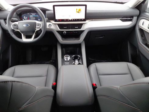 New 2026 Ford Explorer Active w/ Active Comfort Package image 10