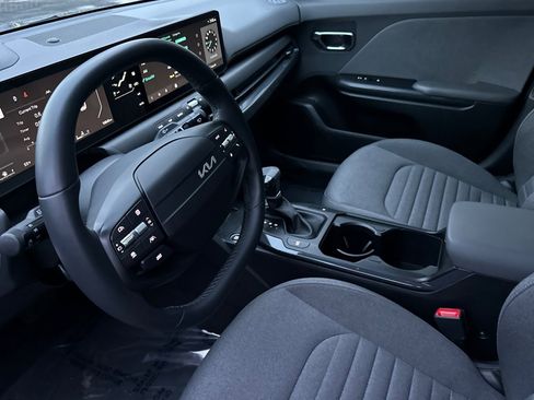Used 2025 Kia K4 EX image 7