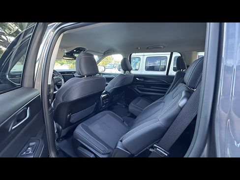 Used 2023 Jeep Grand Cherokee L Laredo AWD/4WD image 6
