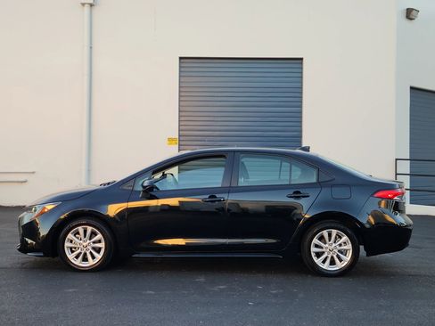 Used 2023 Toyota Corolla LE image 2