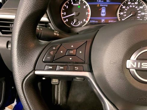 Used 2025 Nissan Altima 2.5 SV FWD image 18