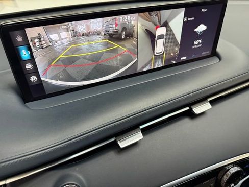 Used 2023 Genesis GV70 2.5T w/ Sport Prestige Package image 32