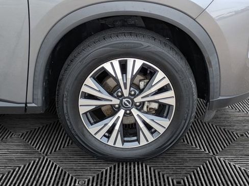 Certified 2022 Nissan Rogue SV image 9