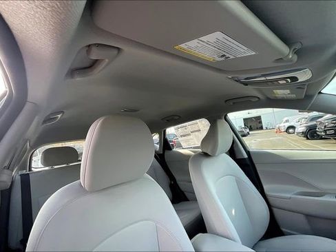 New 2026 Hyundai Kona SE image 21