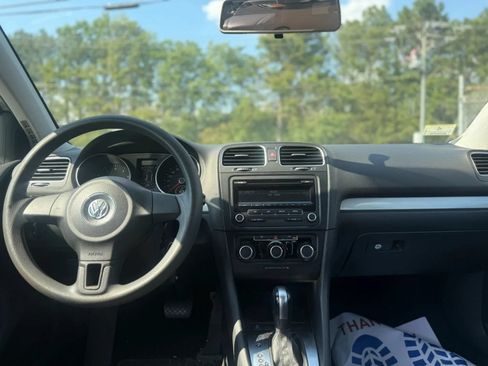 Used 2013 Volkswagen Golf 4-Door FWD image 13