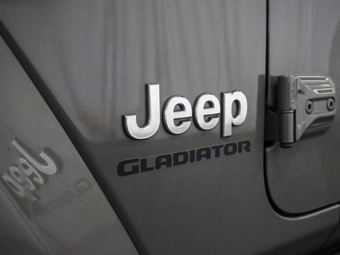 Used 2021 Jeep Gladiator Overland w/ Popular Equipment Package AWD/4WD image 5