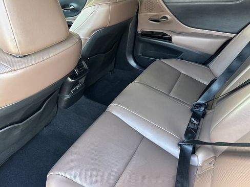 Used 2024 Lexus ES 350 w/ Premium Package image 27