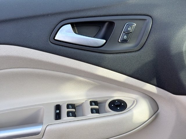 Used 2016 Ford Escape SE FWD image 24