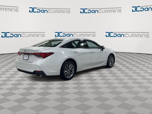 Used 2020 Toyota Avalon XLE w/ Carpet Mat Package image 8