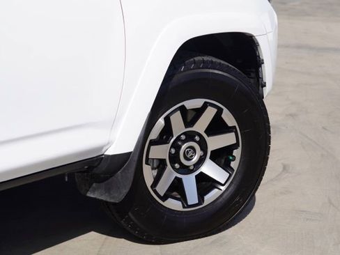 Certified 2024 Toyota 4Runner TRD Off-Road Premium w/ Moonroof Package AWD/4WD image 8
