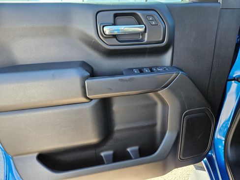 Used 2022 Chevrolet Silverado 1500 Custom AWD/4WD image 12