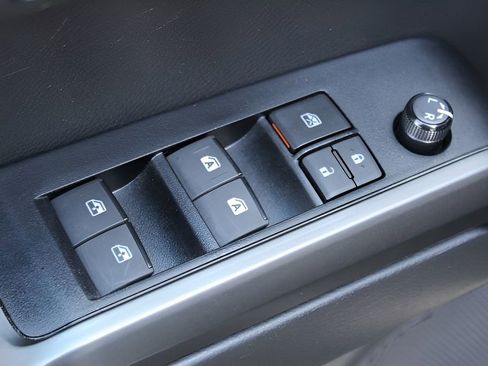 Used 2023 Toyota Tacoma TRD Sport w/ Technology Package image 17