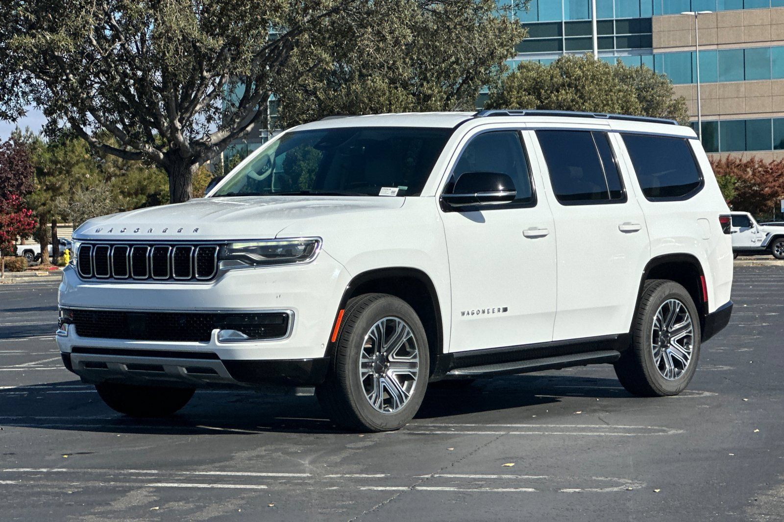 Used 2024 Jeep Wagoneer Series II w/ Flexible Seating Group AWD/4WD image 8