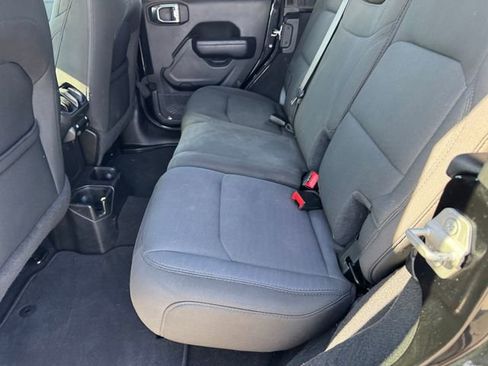 Used 2022 Jeep Wrangler Unlimited Sport image 10