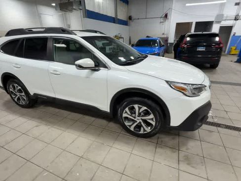 Used 2021 Subaru Outback Limited image 2