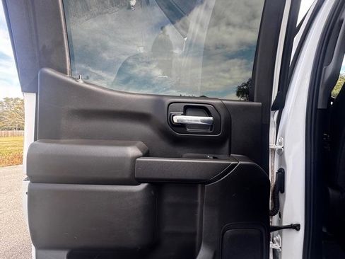 Used 2020 Chevrolet Silverado 1500 LT image 12