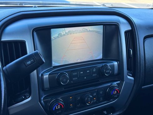 Used 2018 GMC Sierra 2500 SLE w/ SLE Preferred Package AWD/4WD image 19
