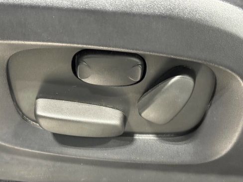 Used 2012 Land Rover Range Rover Evoque Pure Plus image 9