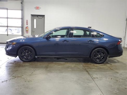 Used 2025 Honda Accord SE image 7