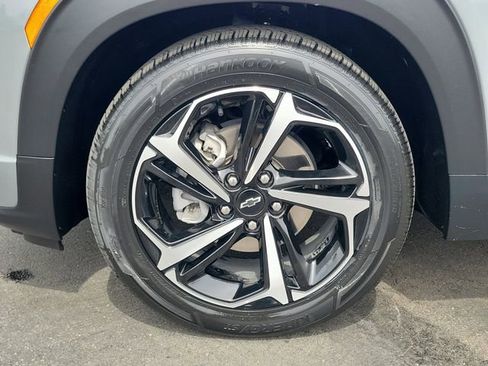Used 2023 Chevrolet TrailBlazer RS w/ Sun and Liftgate Package FWD image 27
