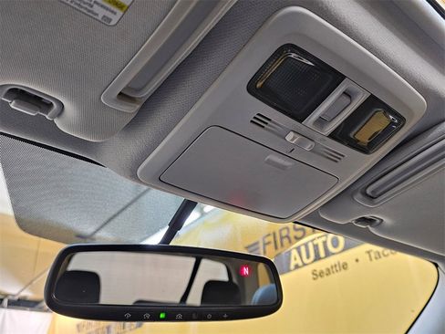 Used 2015 Subaru Forester 2.5i Limited image 30