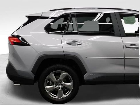 Used 2019 Toyota RAV4 Limited image 19