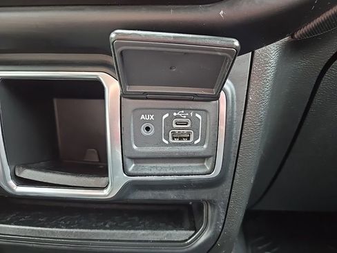 Used 2022 Jeep Wrangler Unlimited Sport AWD/4WD image 25