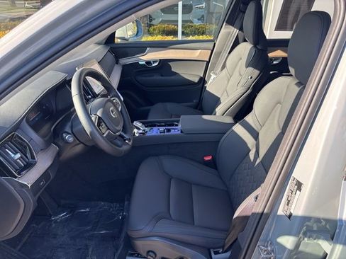 Used 2025 Volvo XC90 B6 Plus AWD/4WD image 19