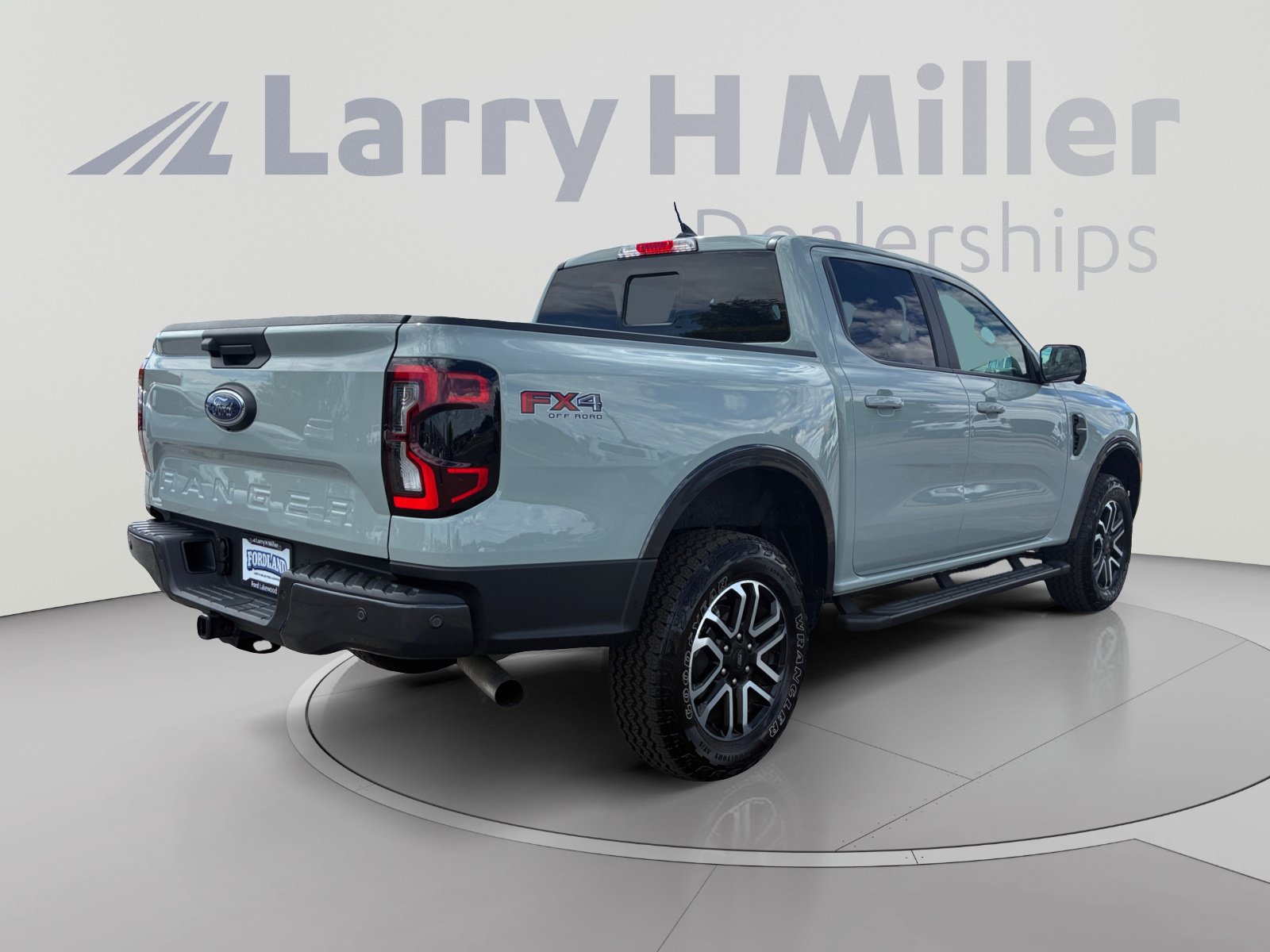 Certified 2024 Ford Ranger Lariat w/ FX4 Off-Road Package AWD/4WD image 5