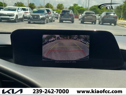 Used 2020 MAZDA MAZDA3 Sedan FWD image 25