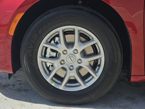 New 2026 Chrysler Pacifica Select image 9