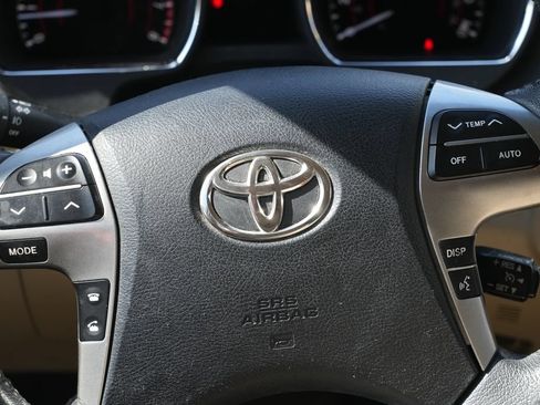 Used 2013 Toyota Highlander Limited AWD/4WD image 17