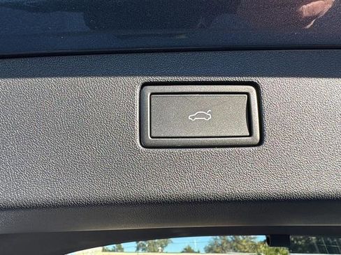 New 2026 Volkswagen Tiguan SE image 12