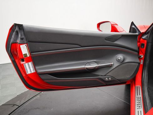 Used 2019 Ferrari 488 Spider Rosso Corsa image 46