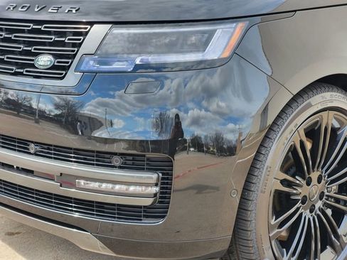 New 2026 Land Rover Range Rover SE image 5