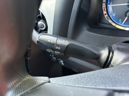Used 2019 Toyota Corolla LE FWD image 22