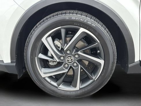 Used 2021 Toyota C-HR Limited FWD image 32
