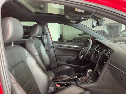 Used 2020 Volkswagen GTI SE image 30