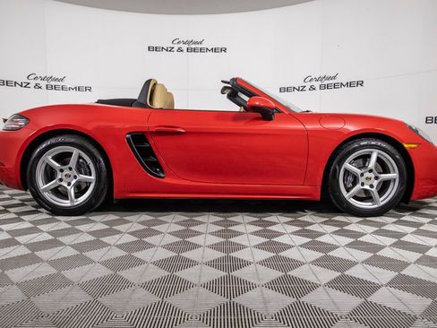 Used 2017 Porsche 718 Boxster RWD image 4