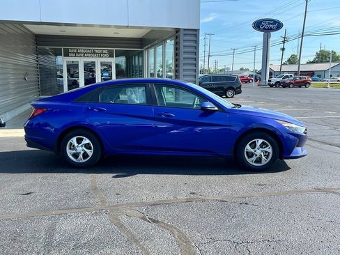 Used 2023 Hyundai Elantra SE FWD image 8