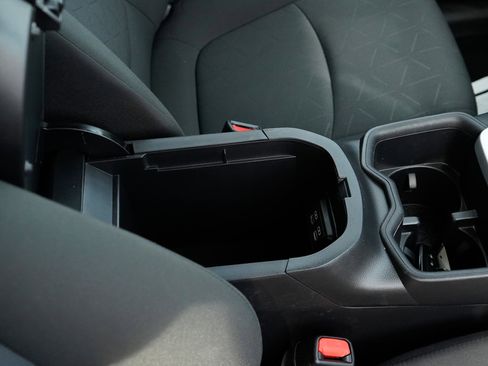 Used 2024 Toyota RAV4 XLE image 33