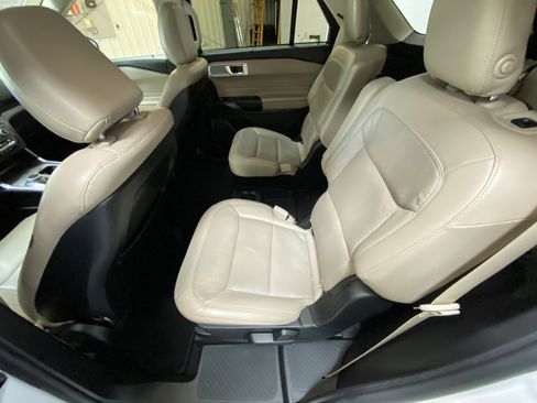 Used 2020 Ford Explorer Limited image 25