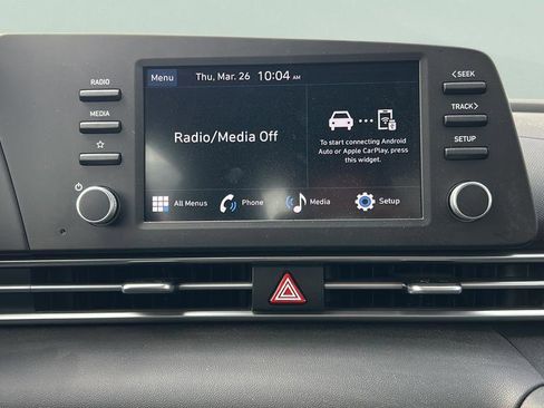 Certified 2025 Hyundai Elantra SE image 17