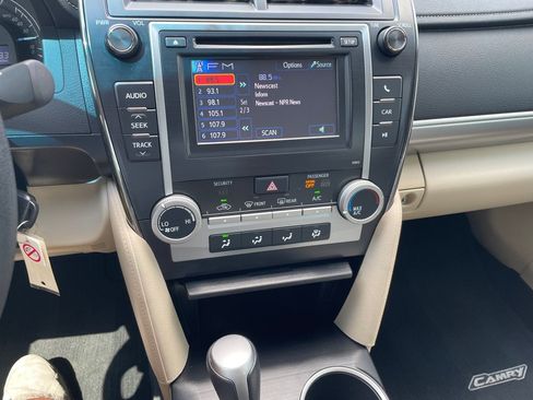 Used 2012 Toyota Camry LE FWD image 14
