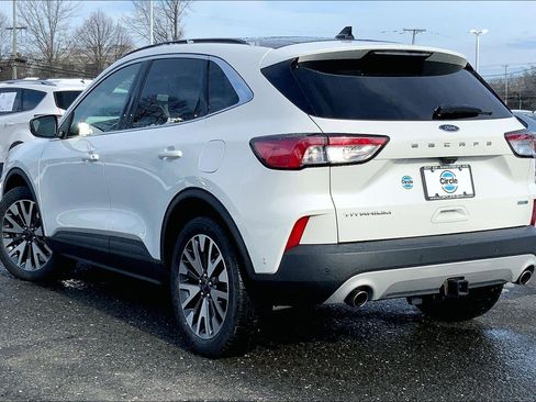 Used 2020 Ford Escape Titanium image 10